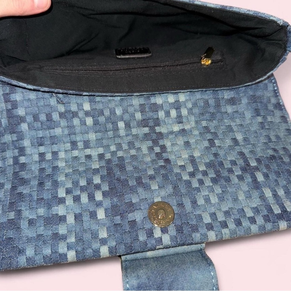 Urban Outfitters NWT Woven Denim Buckle Baguette Shoulder Bag - Picture 4 of 4